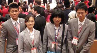 開会式場での日本代表の写真